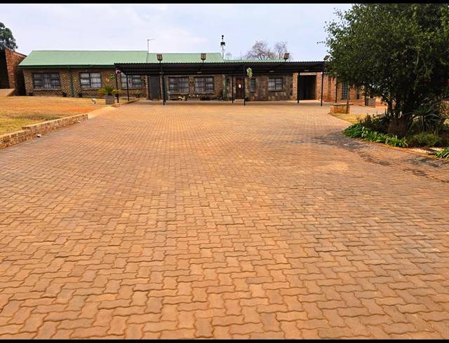 4 BEDROOM HOUSE FOR SALE IN HEIDELBERG AH